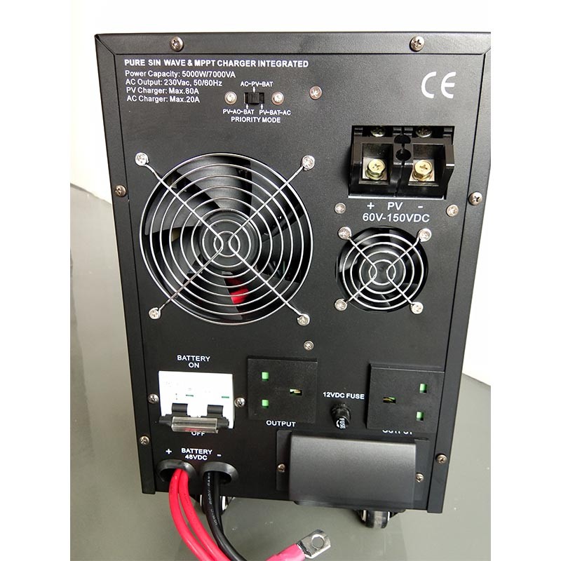 45 储控逆一体离网太阳能发电系统