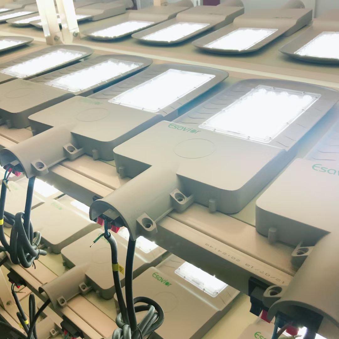 不知道太阳能路灯价格是否合理怎么办？从这几方面考虑准没错