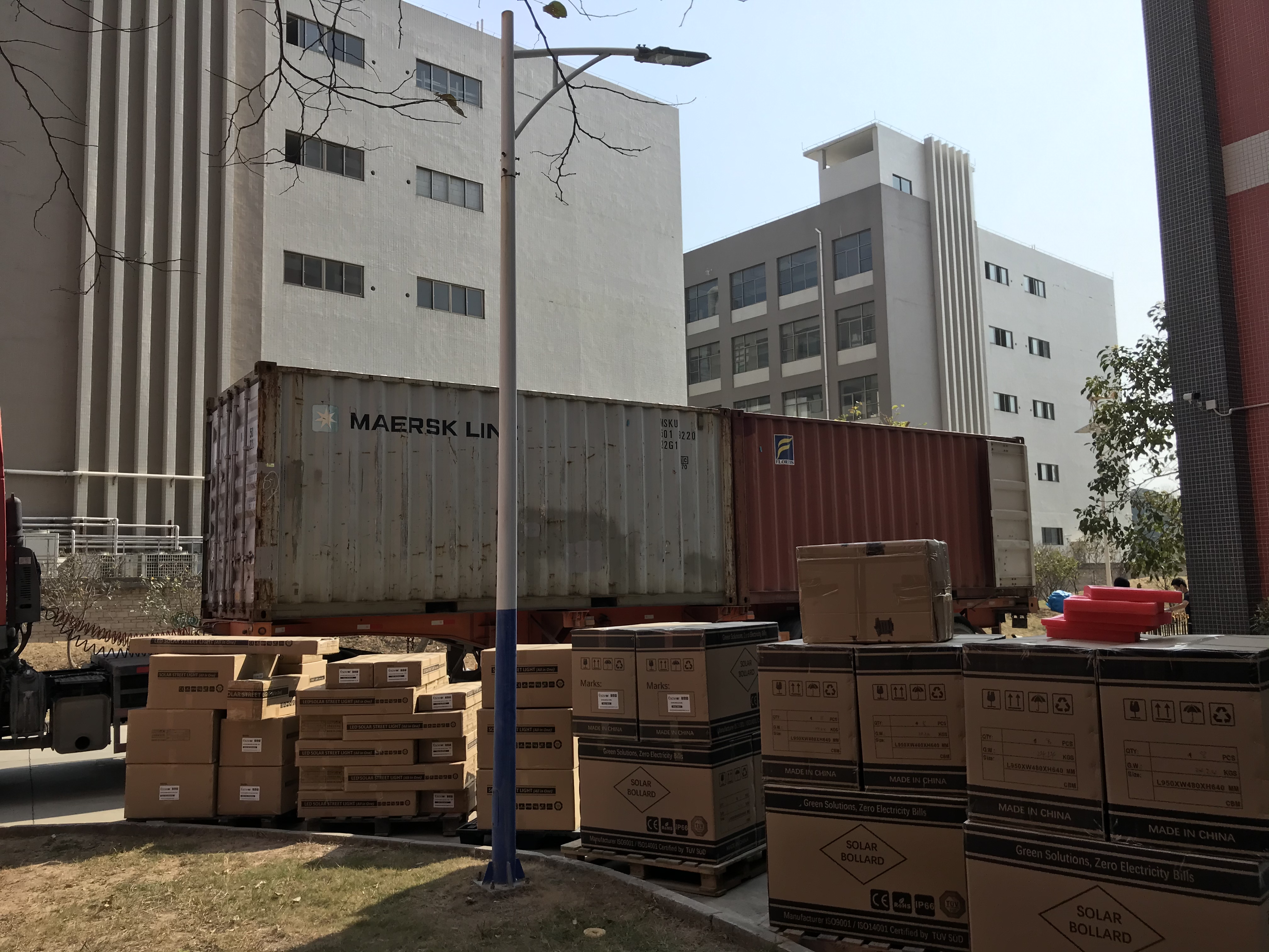 2021年太阳能路灯价格波动大么？如何采购？