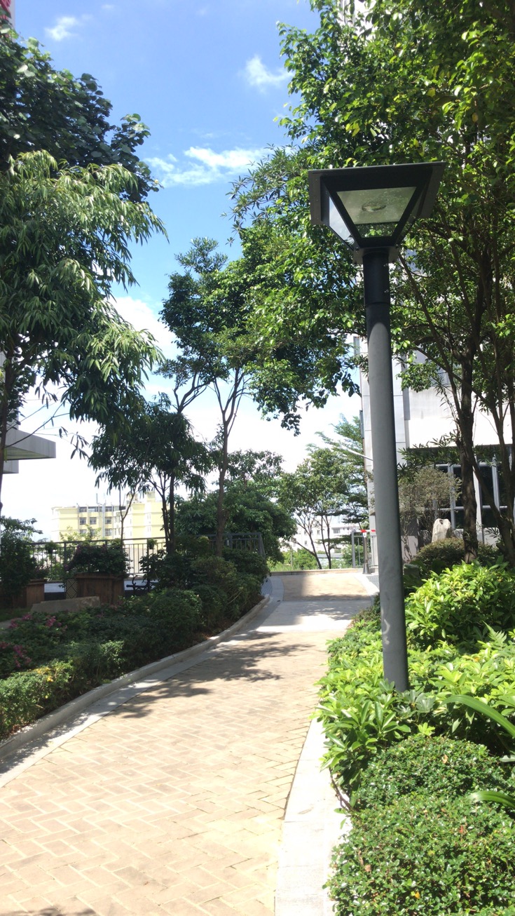 太阳能庭院灯.jpg