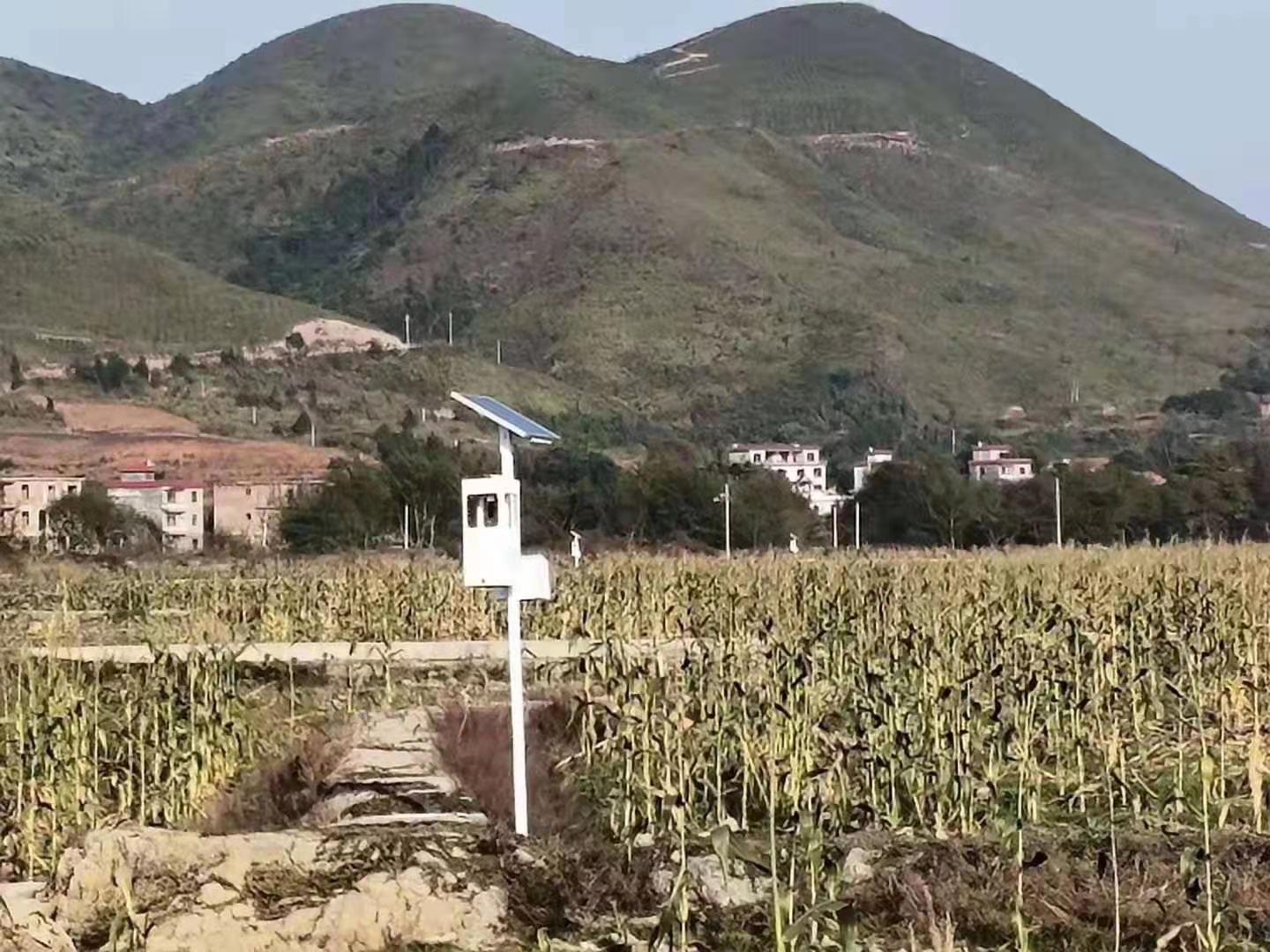 太阳能杀虫灯，给你一个清净的秋天!