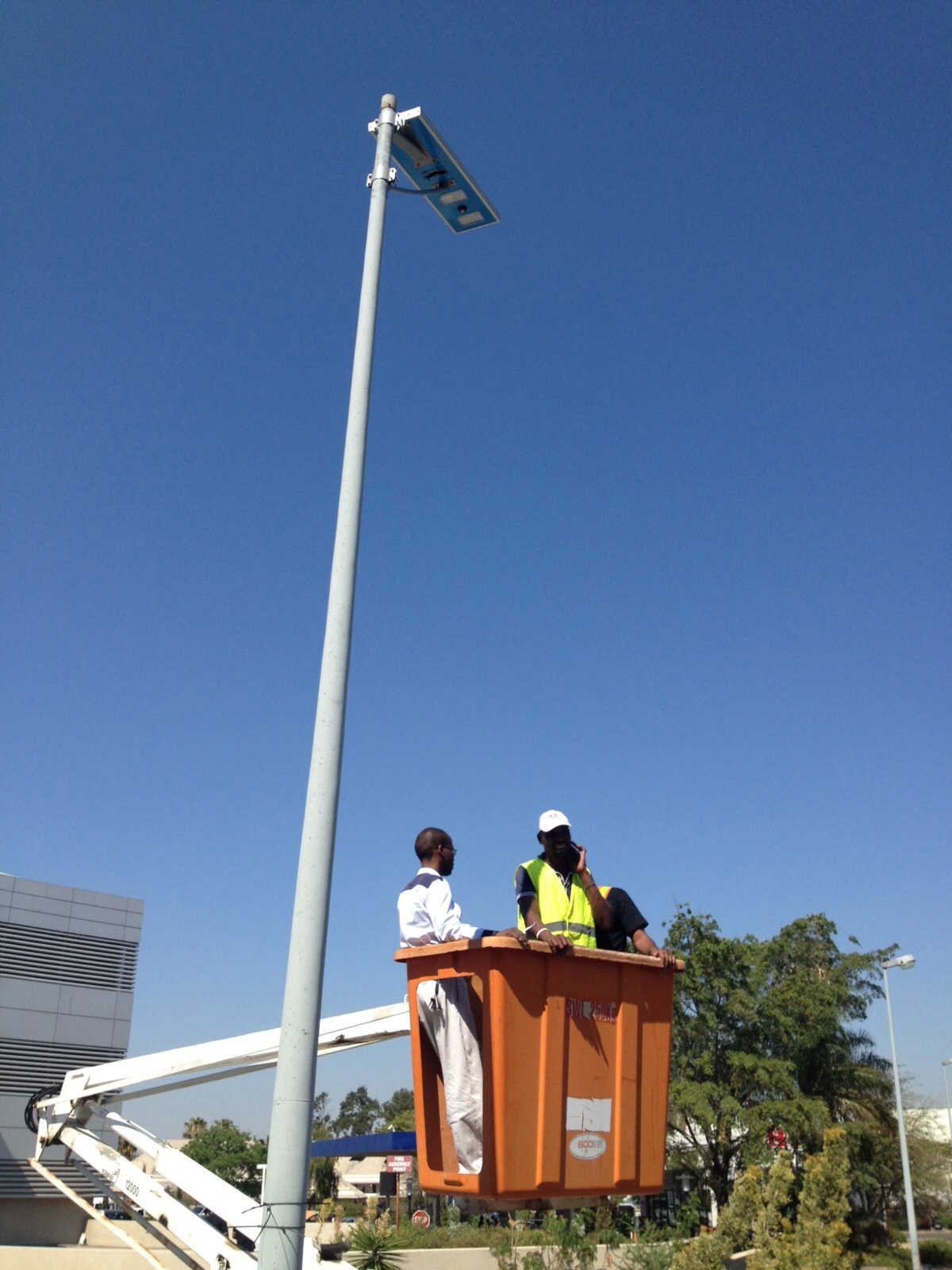 太阳能路灯有哪些优点？太阳能路灯适用于哪些范围？