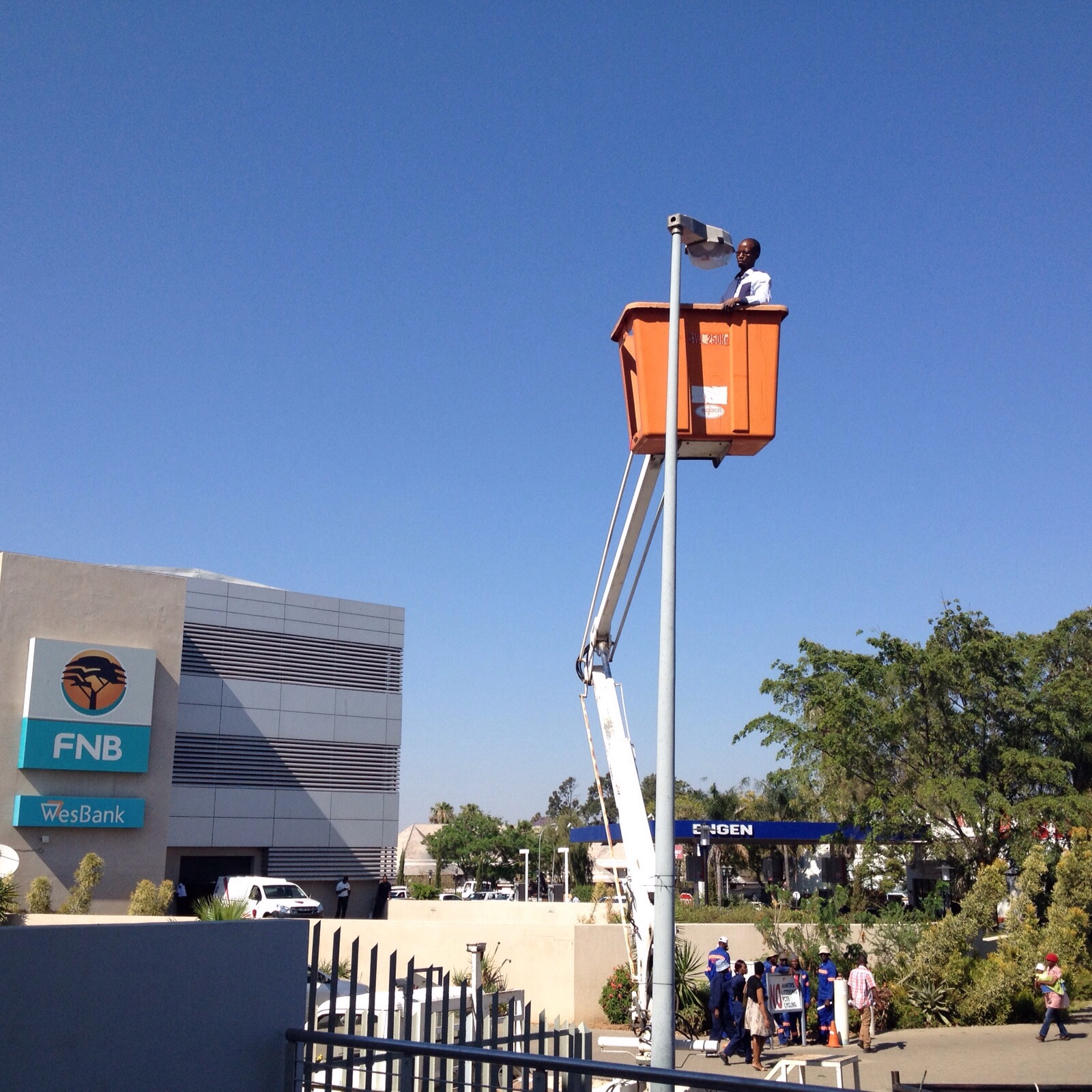 在太阳能路灯厂购买的路灯该怎么进行安装？