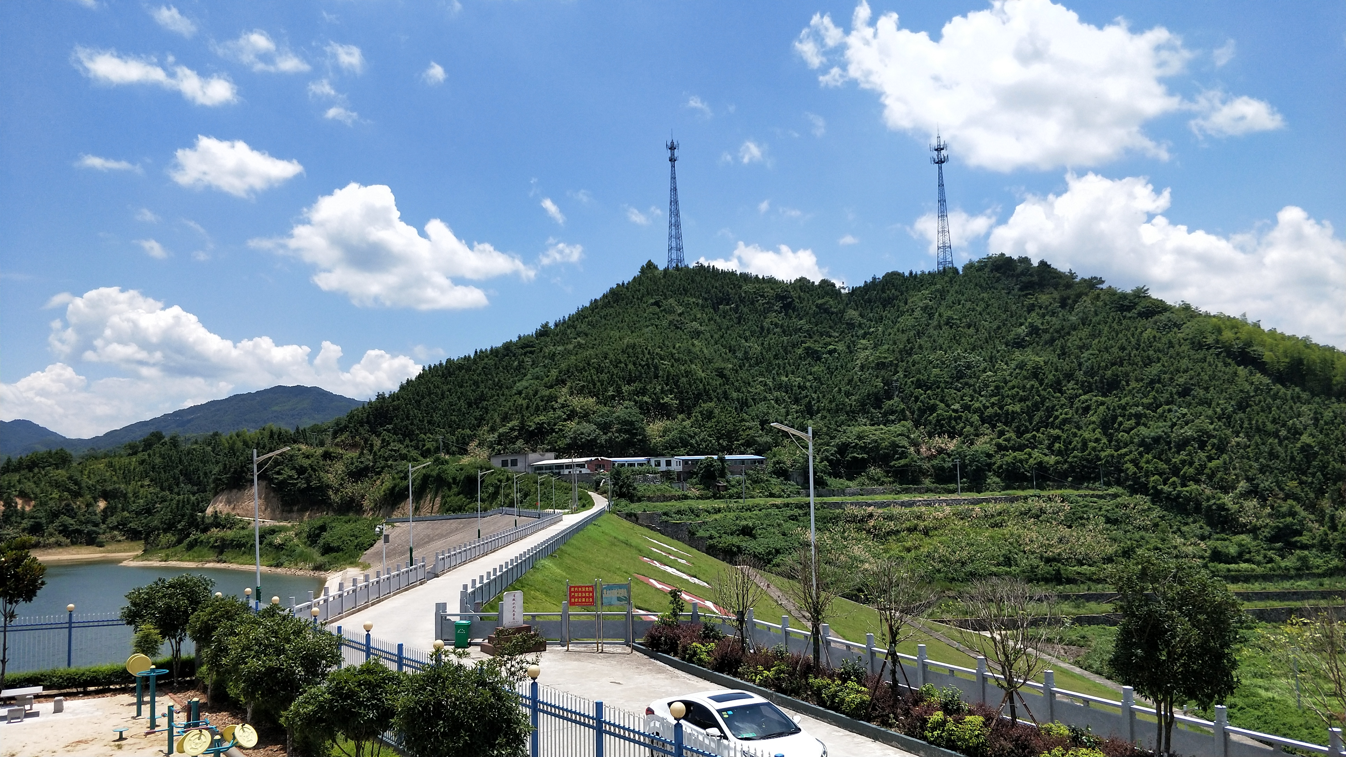 太阳能路灯价格是怎样定价的？是不是越贵越好？