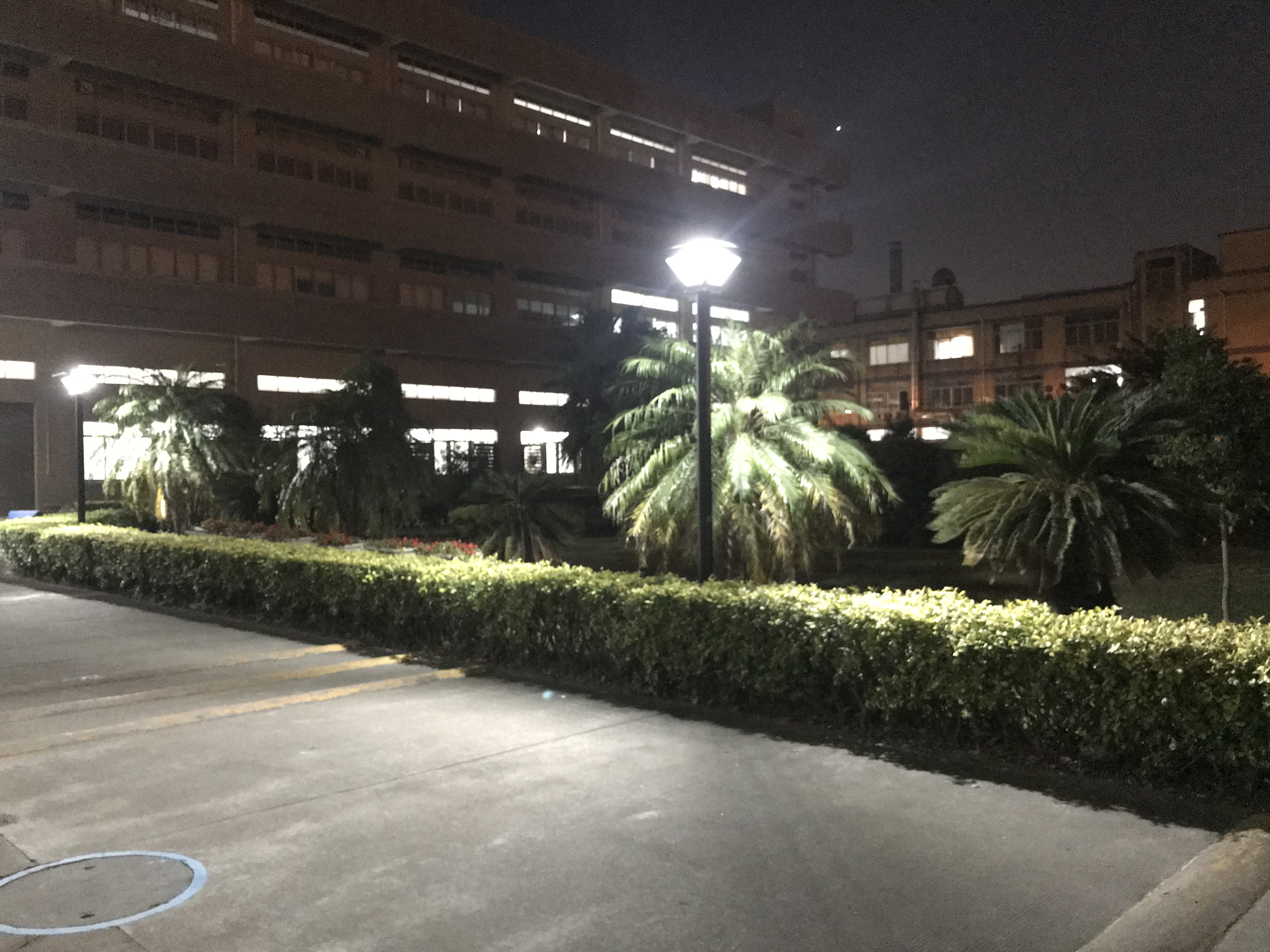 谈谈太阳能庭院灯的这些优缺点，你知道吗？